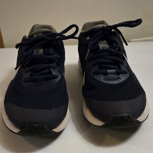Youth Navy Blue And White Nike Casual Shoes. Size 5.5 Youth